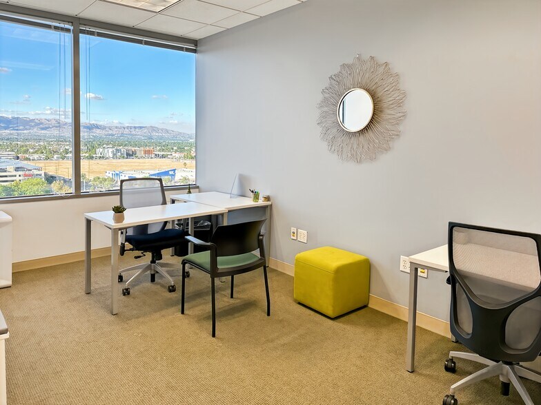 More Photos Of 6303 Owensmouth Ave, Woodland Hills Coworking Space