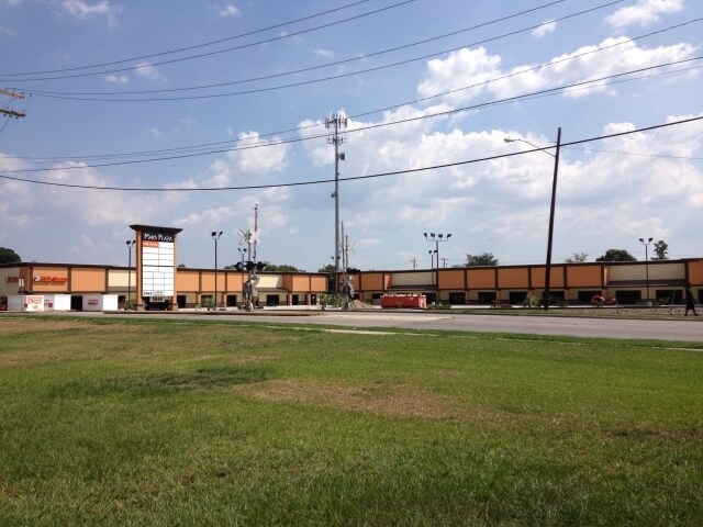 More Photos Of 2949 College St, Beaumont Freestanding For Lease