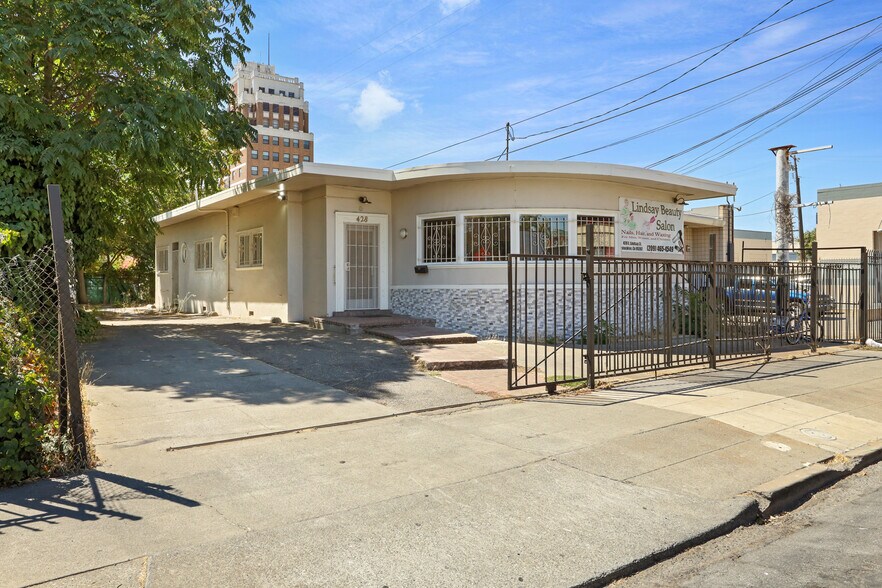 More Photos Of 428 E Lindsay St, Stockton Storefront For Sale