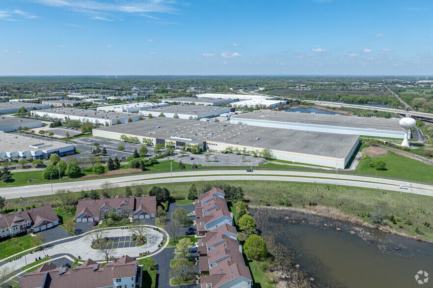 More Photos Of 200 N Gary Ave, Roselle Manufacturing For Lease