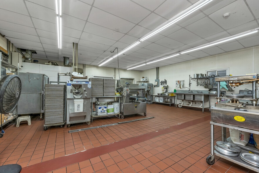 More Photos Of 22 Kendall Pond Rd, Derry Food Processing For Sale