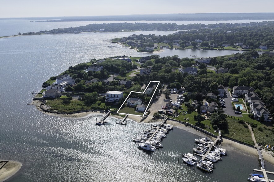 More Photos Of 35 Gardners Ln, Hampton Bays Apartments For Sale