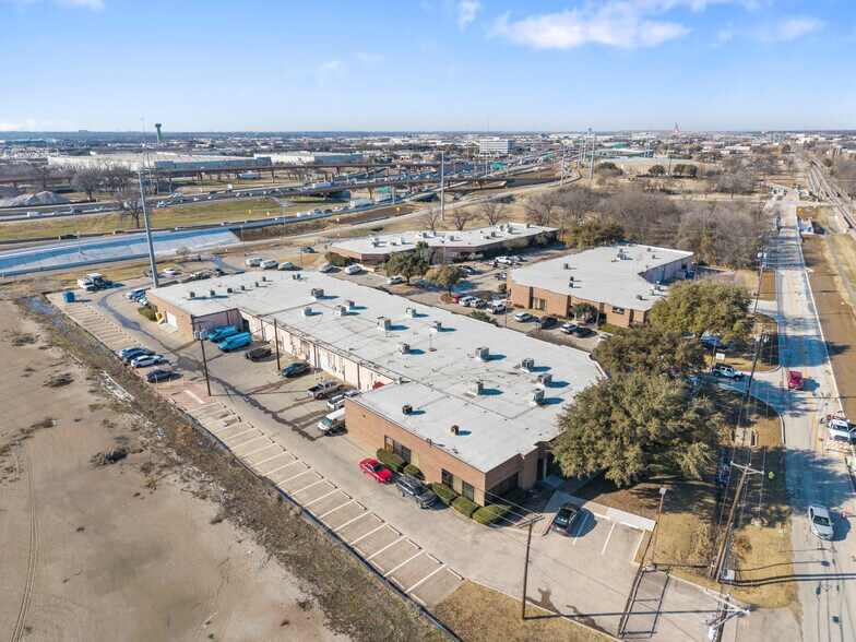 More Photos Of 12200 N Stemmons Fwy, Farmers Branch Showroom For Lease