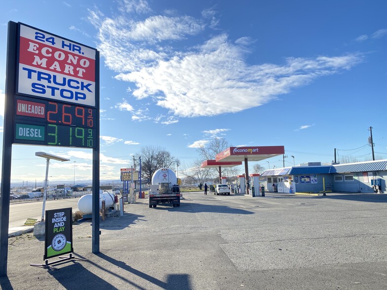 More Photos Of 1211 E Lewis St, Pasco Convenience Store For Sale