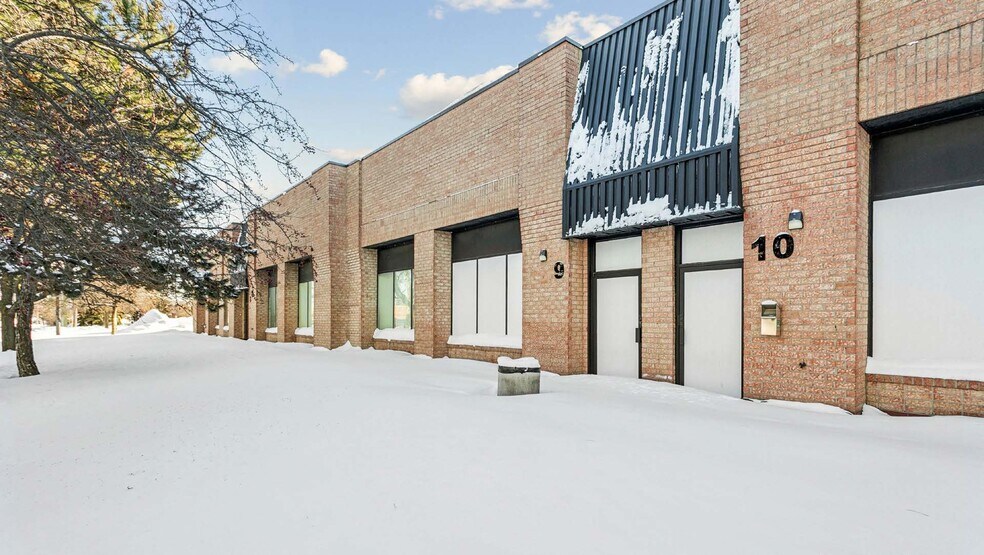 More Photos Of 12 Fisherman Dr, Brampton Showroom For Lease