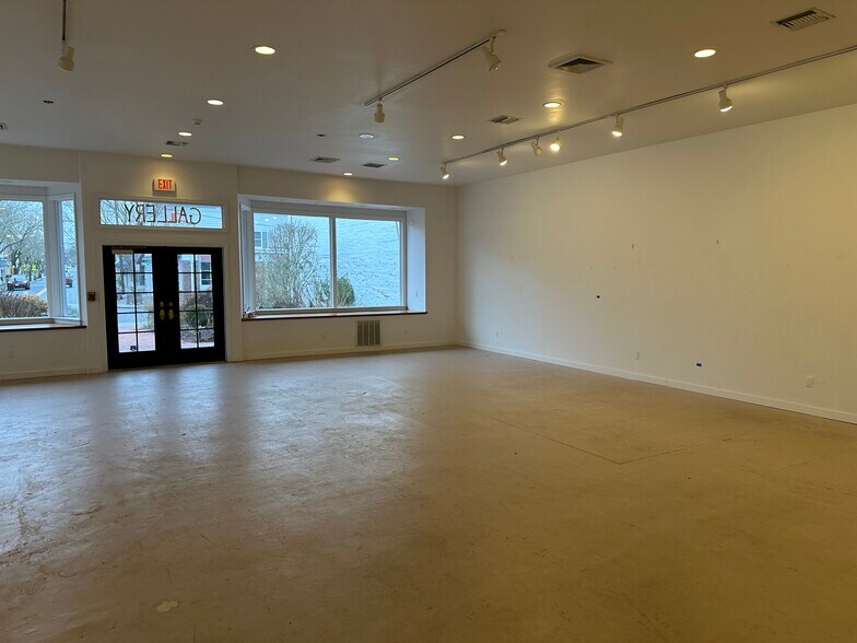 More Photos Of 200 Main St, Greenport Storefront Retail Residential For Sale