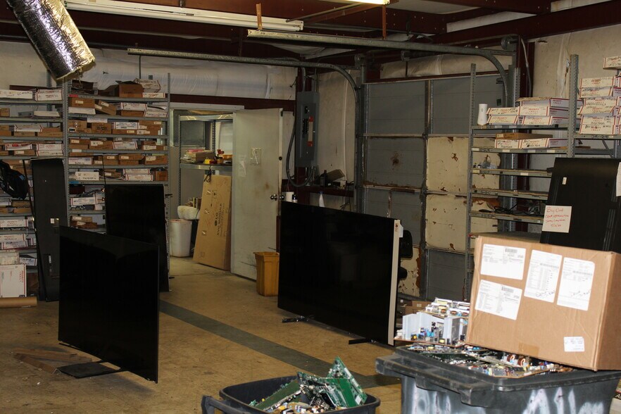 More Photos Of 5251 Buena Vista Rd, Columbus Light Distribution For Sale