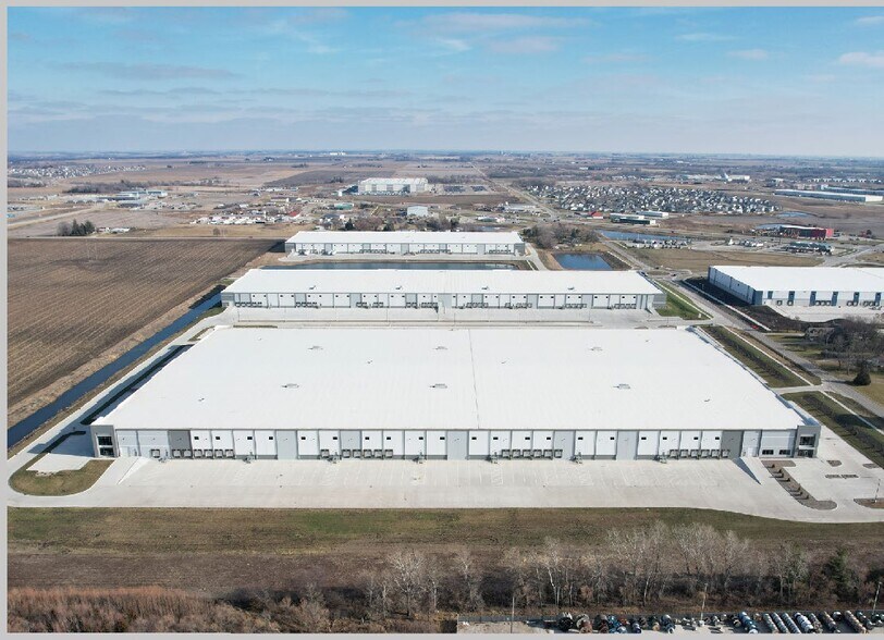 More Photos Of 2301 25th St, Altoona Distribution For Sale