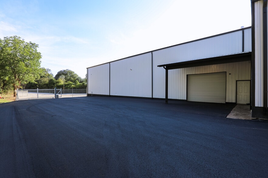 More Photos Of 5 Haynie St, Newnan Warehouse For Sale