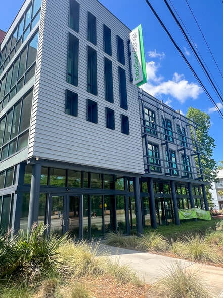 More Photos Of 1861 Ashley River Rd, Charleston Self Storage For Lease