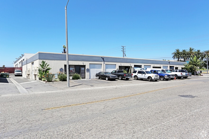 More Photos Of 1820 S Grand Ave, Santa Ana Warehouse For Lease
