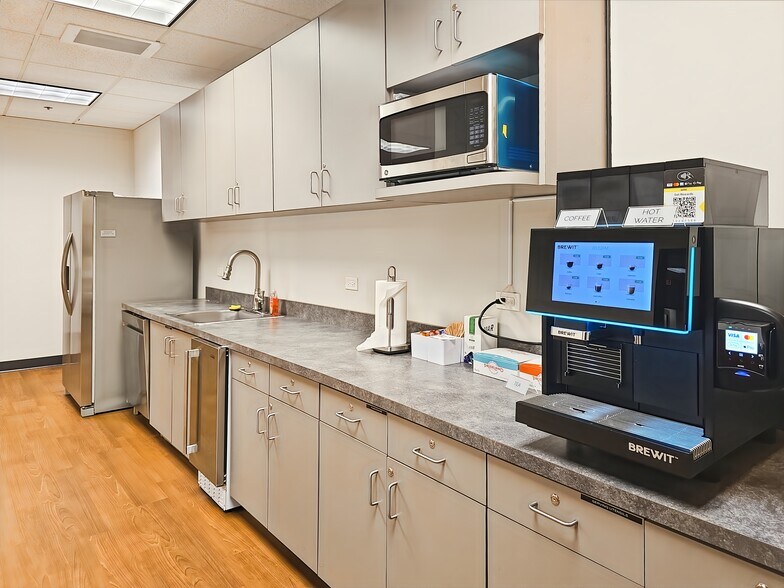 More Photos Of 354 Newnan Crossing Byp, Newnan Coworking Space