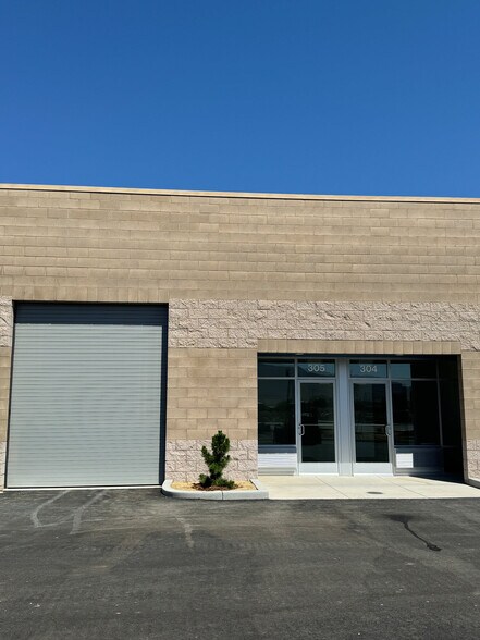 More Photos Of 35 Enterprise Way, Dayton Warehouse For Lease
