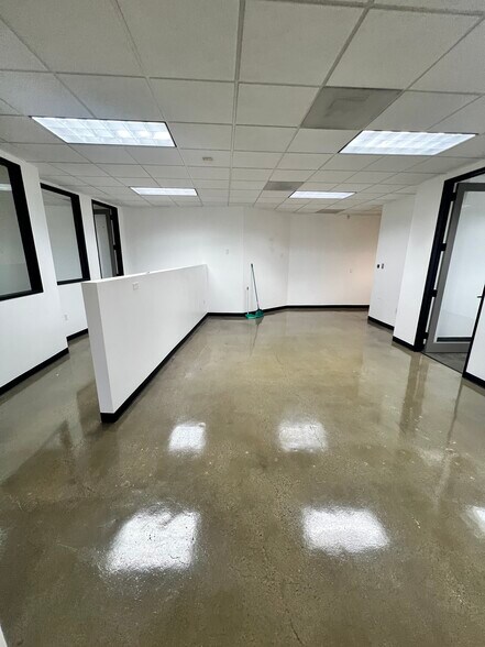 More Photos Of 5900 Canoga Ave, Woodland Hills Office For Lease