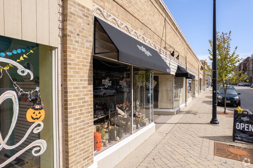 More Photos Of 127-157 N Northwest Hwy, Park Ridge General Retail For Sale