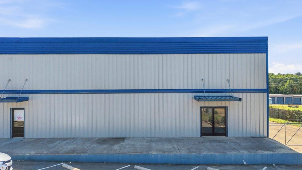 More Photos Of 966 Greensboro Rd, Eatonton Flex For Lease