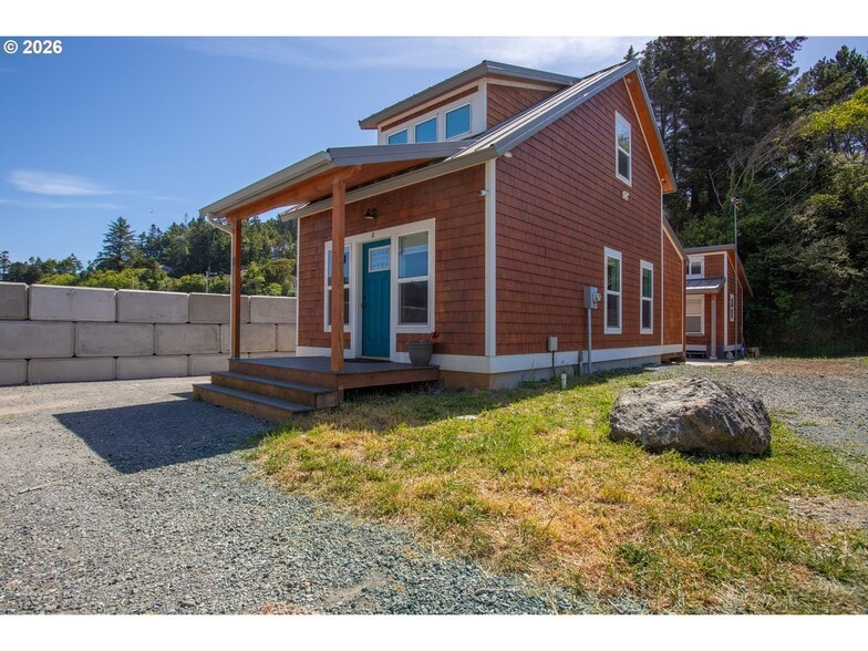 More Photos Of 29940 Harbor Way, Gold Beach Apartments For Sale