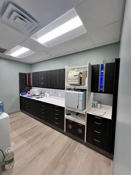 More Photos Of 4905 Professional Ct, Raleigh Medical For Lease