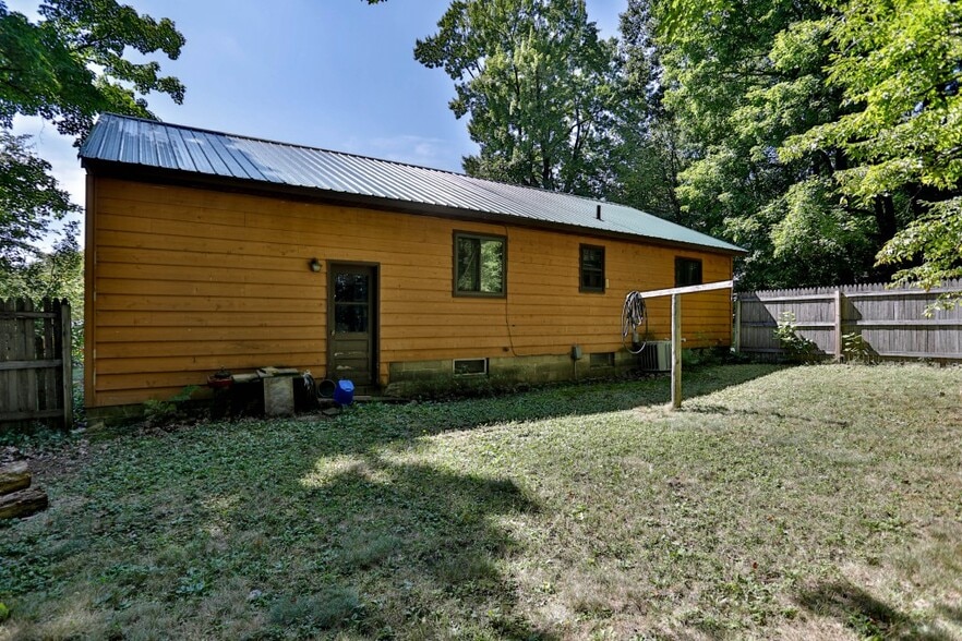 More Photos Of 3914 Weston Ave, Weston Office For Sale