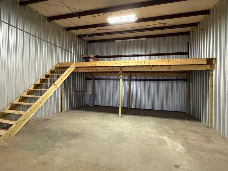 More Photos Of 16261 Hollister St, Houston Unknown For Lease