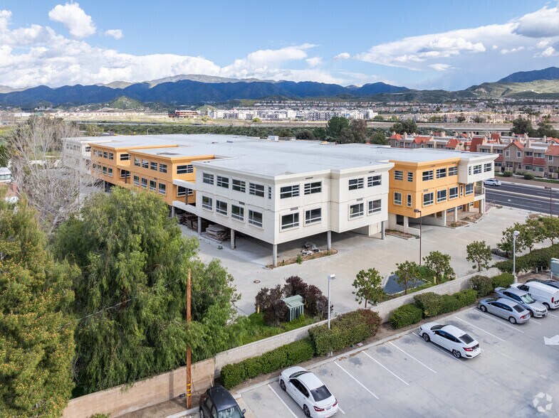 More Photos Of 17901 Soledad Canyon Rd, Santa Clarita Office For Sale