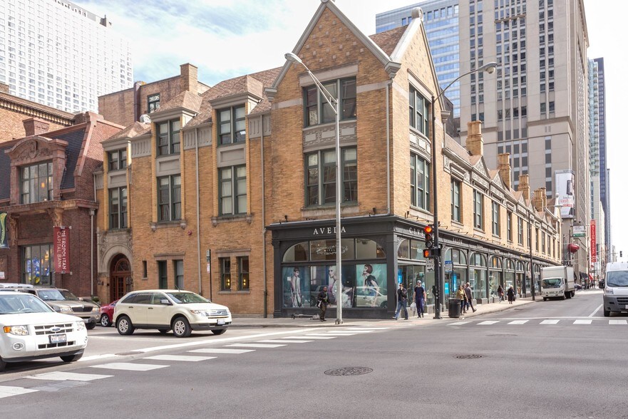 More Photos Of 601-623 N State St & 4 E Ohio St, Chicago Coworking Space