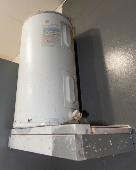 More Photos Of 3600 S Hanover St, Baltimore Storefront For Sale