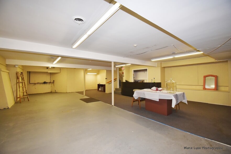 More Photos Of 4740 Main St, Lisle Storefront For Lease