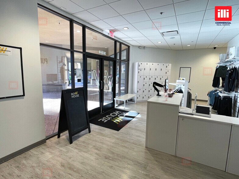 More Photos Of 3825-3963 E Thousand Oaks Blvd, Westlake Village General Retail For Lease