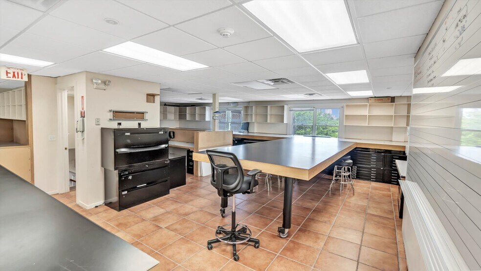 More Photos Of 921 County Road 39, Southampton Office For Sale