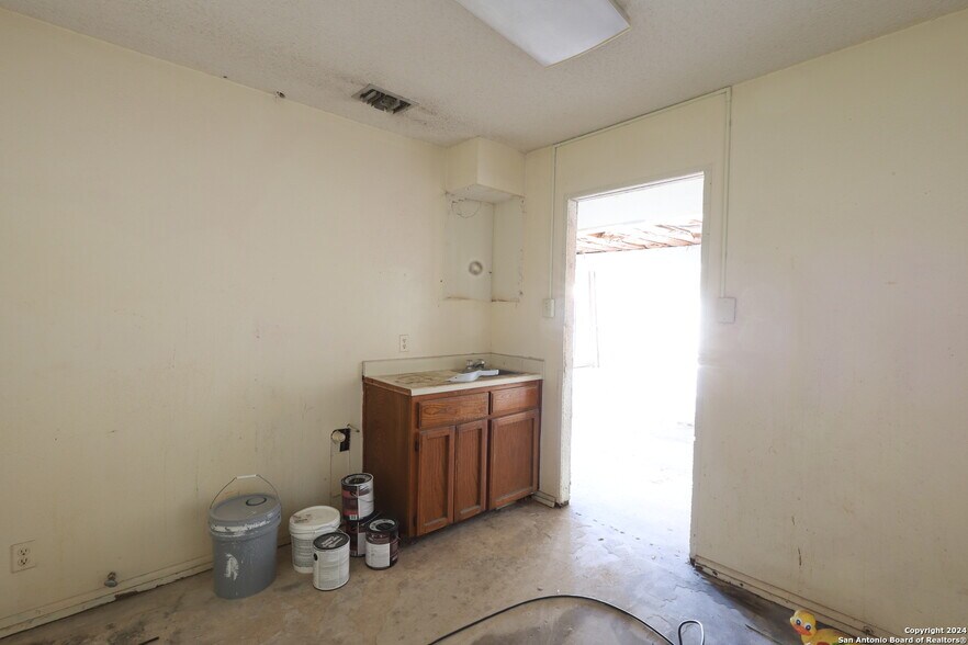 More Photos Of 13622 NW Military Hwy, Shavano Park Medical For Sale