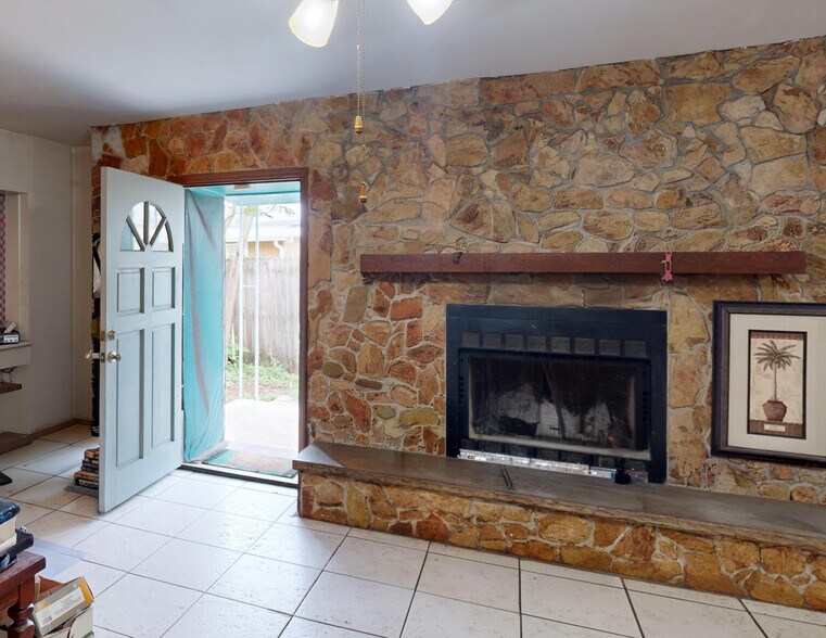 More Photos Of 1481 CR 437, Lake Panasoffkee General Retail For Sale