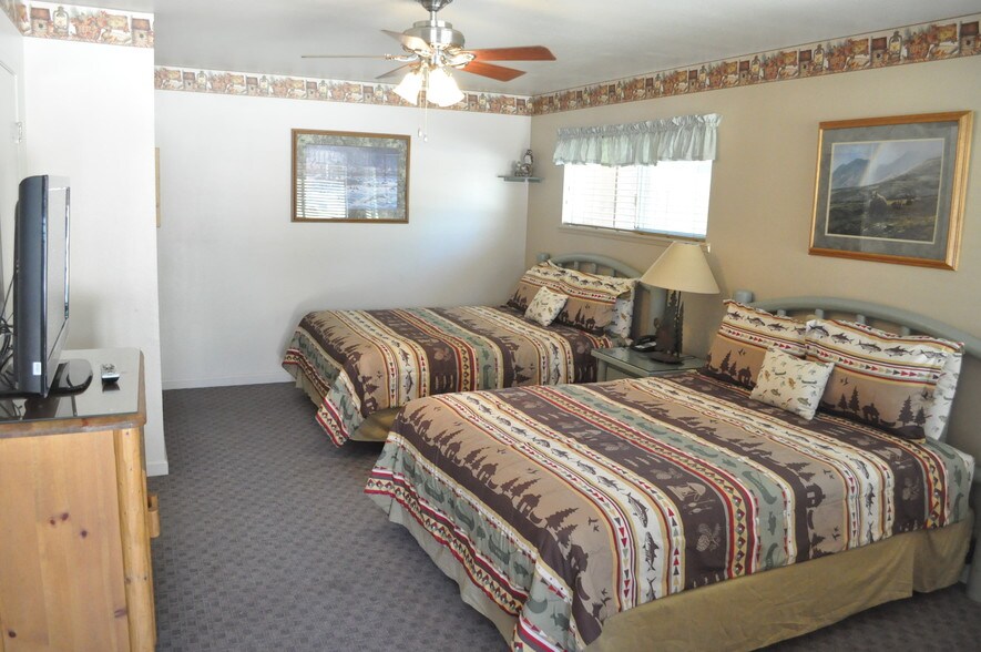 More Photos Of 16123 Sierra Way, Kernville Hotel For Sale