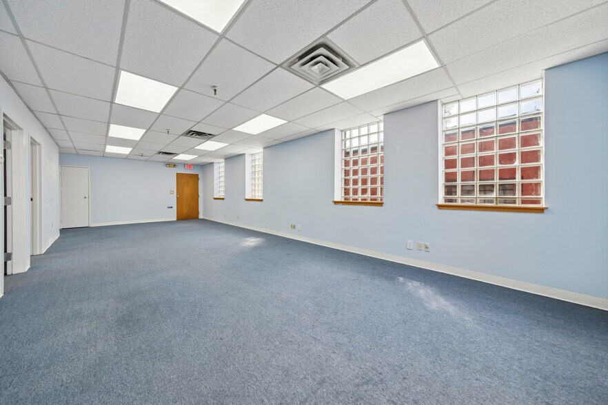 More Photos Of 545-553 Cedar Ln, Teaneck Office For Lease