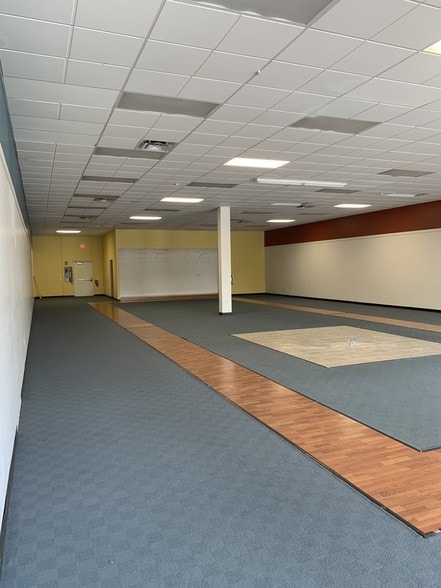 More Photos Of 6350 20th St, Vero Beach Freestanding For Lease