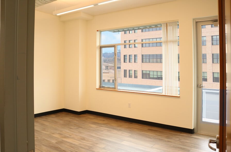 More Photos Of 1630-1670 SE 3rd Ave, Portland Food Processing For Lease