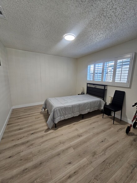 More Photos Of 20152 Acre St, Winnetka Healthcare For Sale