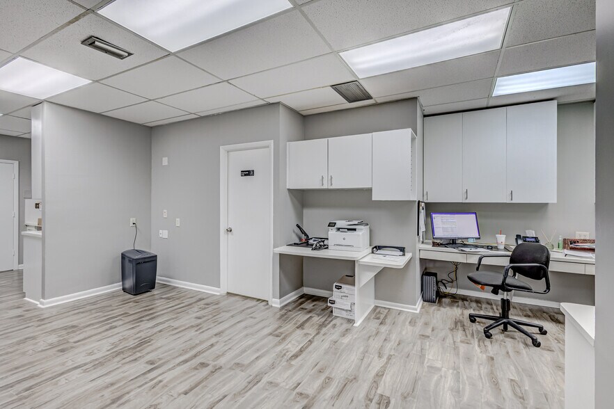 More Photos Of 6801 Lake Worth Rd, Greenacres Medical For Sale