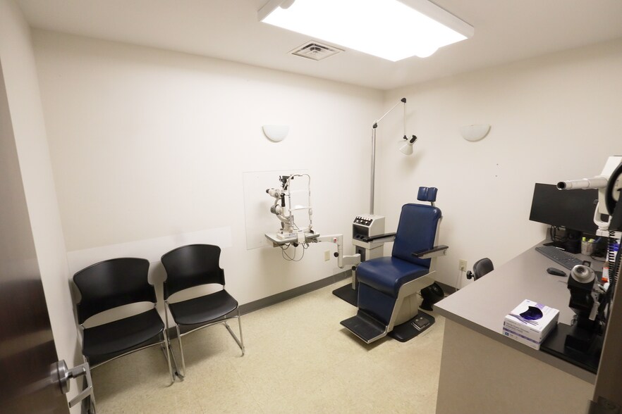 More Photos Of 17534 Royalton Rd, Strongsville Office For Lease