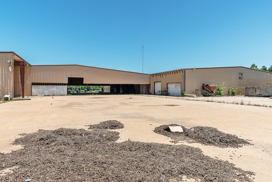 More Photos Of 17905 US Highway 69 N, Lindale Refrigeration Cold Storage For Sale