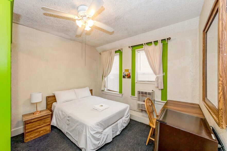 More Photos Of 325-329 E 1st St, Los Angeles Hotel For Sale