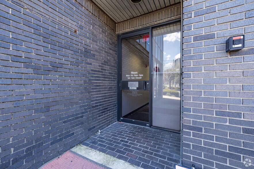 More Photos Of 9037 US Highway 19, Port Richey Office For Sale