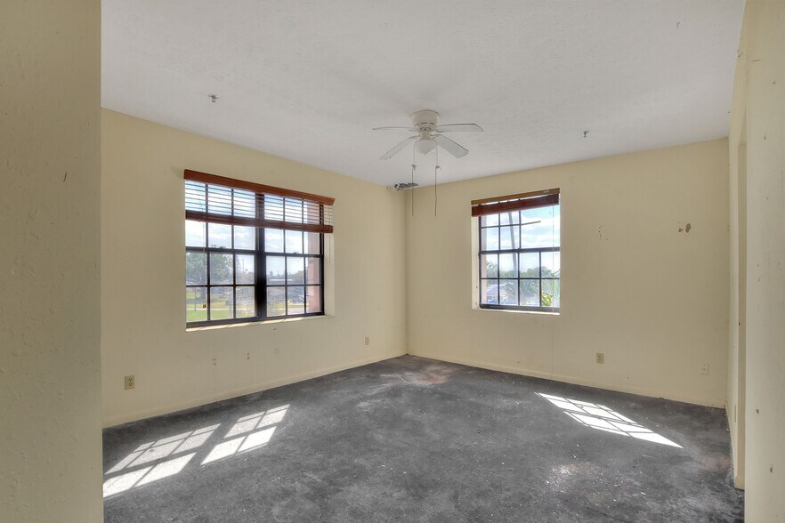 More Photos Of 206 Pilaklakaha Ave, Auburndale Apartments For Sale