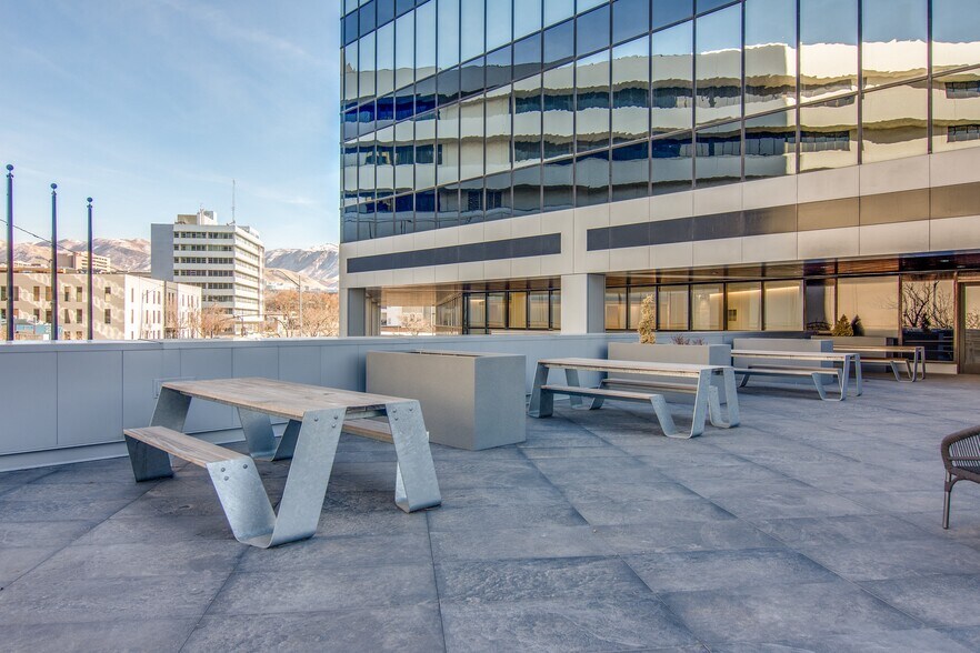 More Photos Of 250 E 200 S, Salt Lake City Office For Lease
