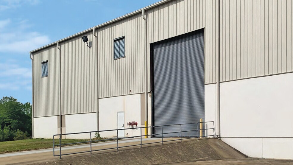 More Photos Of 3015 Tecumseh Rd, Corinth Distribution For Lease