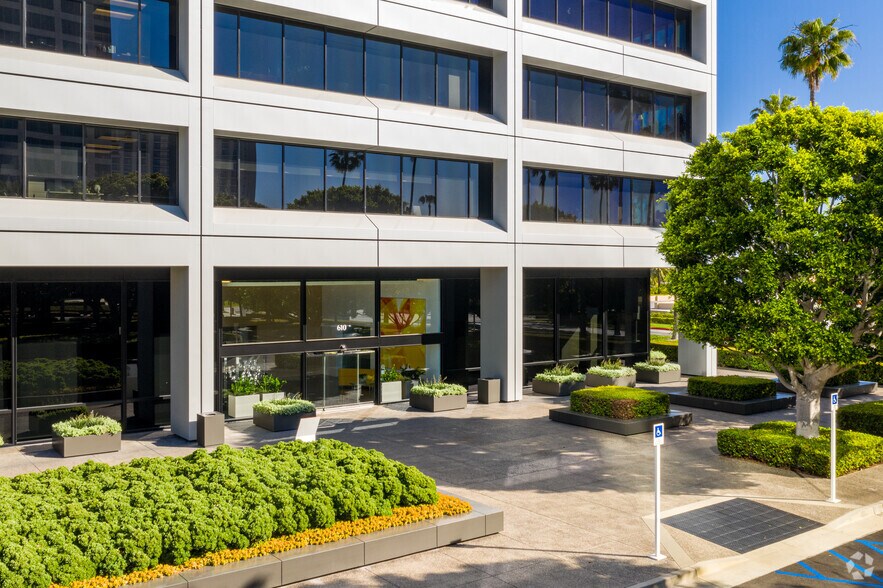 More Photos Of 610 Newport Center Dr, Newport Beach Loft Creative Space For Lease