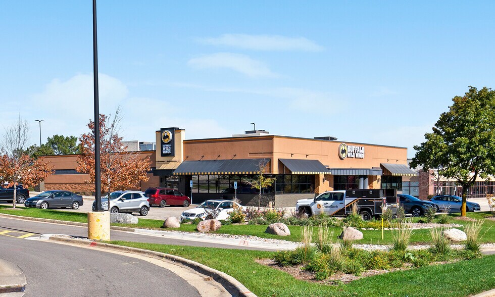 More Photos Of 500 E Rollins Rd, Round Lake Beach Restaurant For Sale