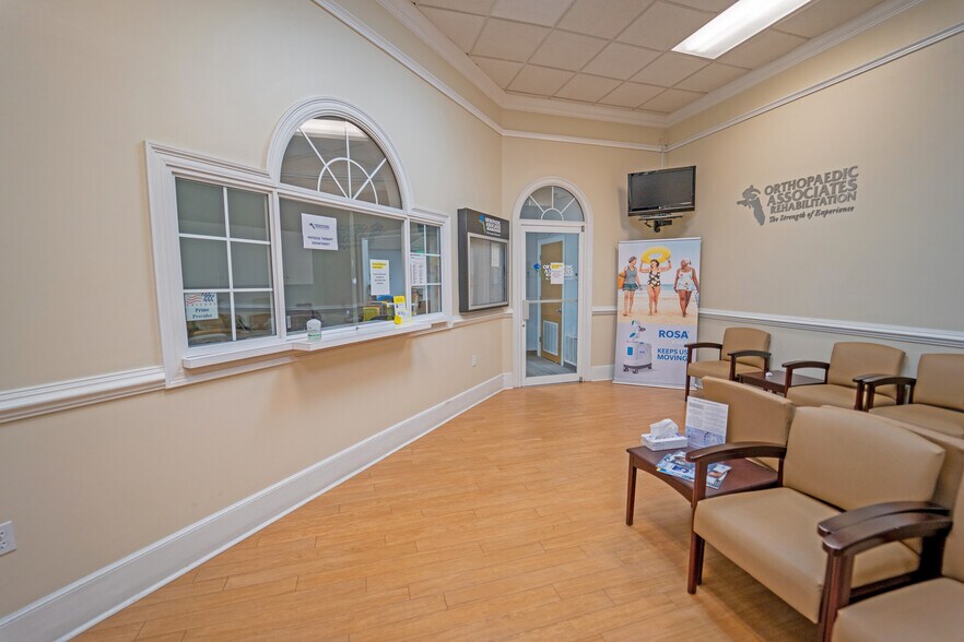 More Photos Of 554 Highway 85 N, Niceville Medical For Sale