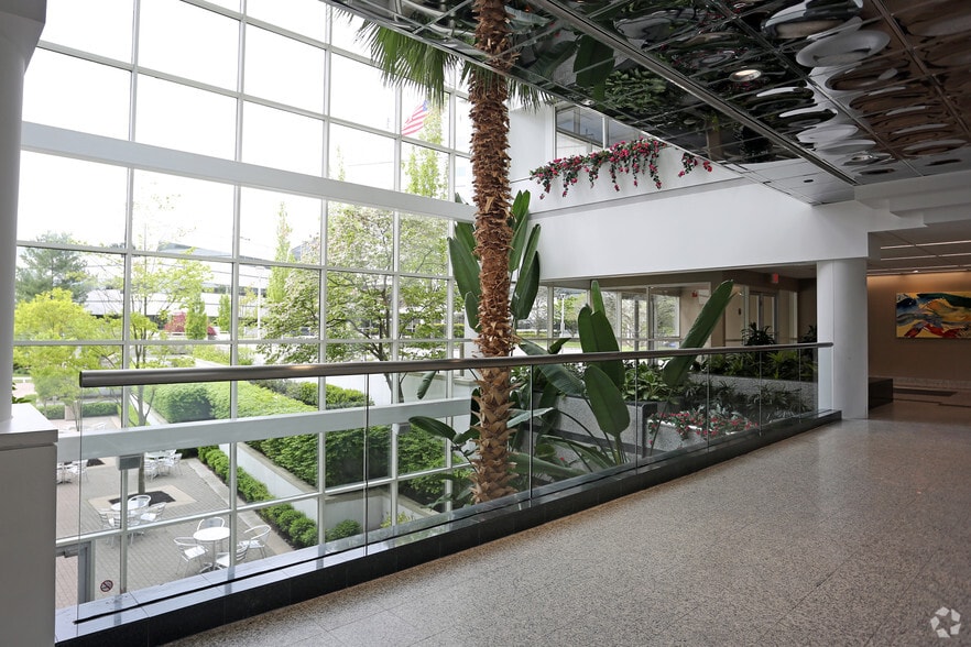 More Photos Of 6000 Midlantic Dr, Mount Laurel Unknown For Lease