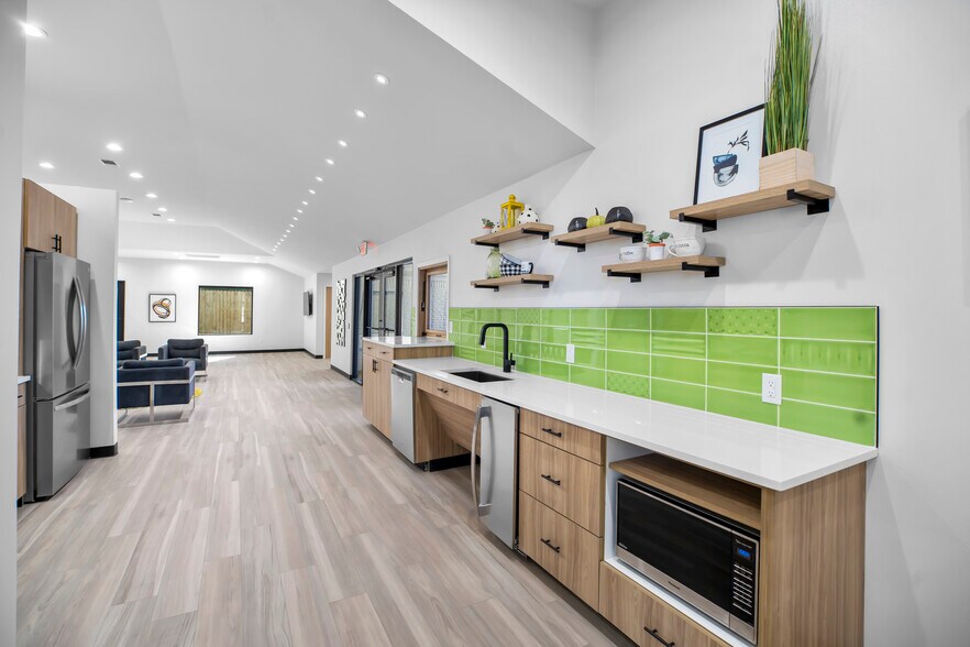 More Photos Of 2001 Tulane Dr, Lufkin Medical For Sale